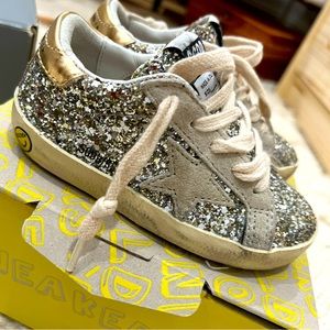 GOLDEN GOOSE
Baby Silver Super-Star Sneakers